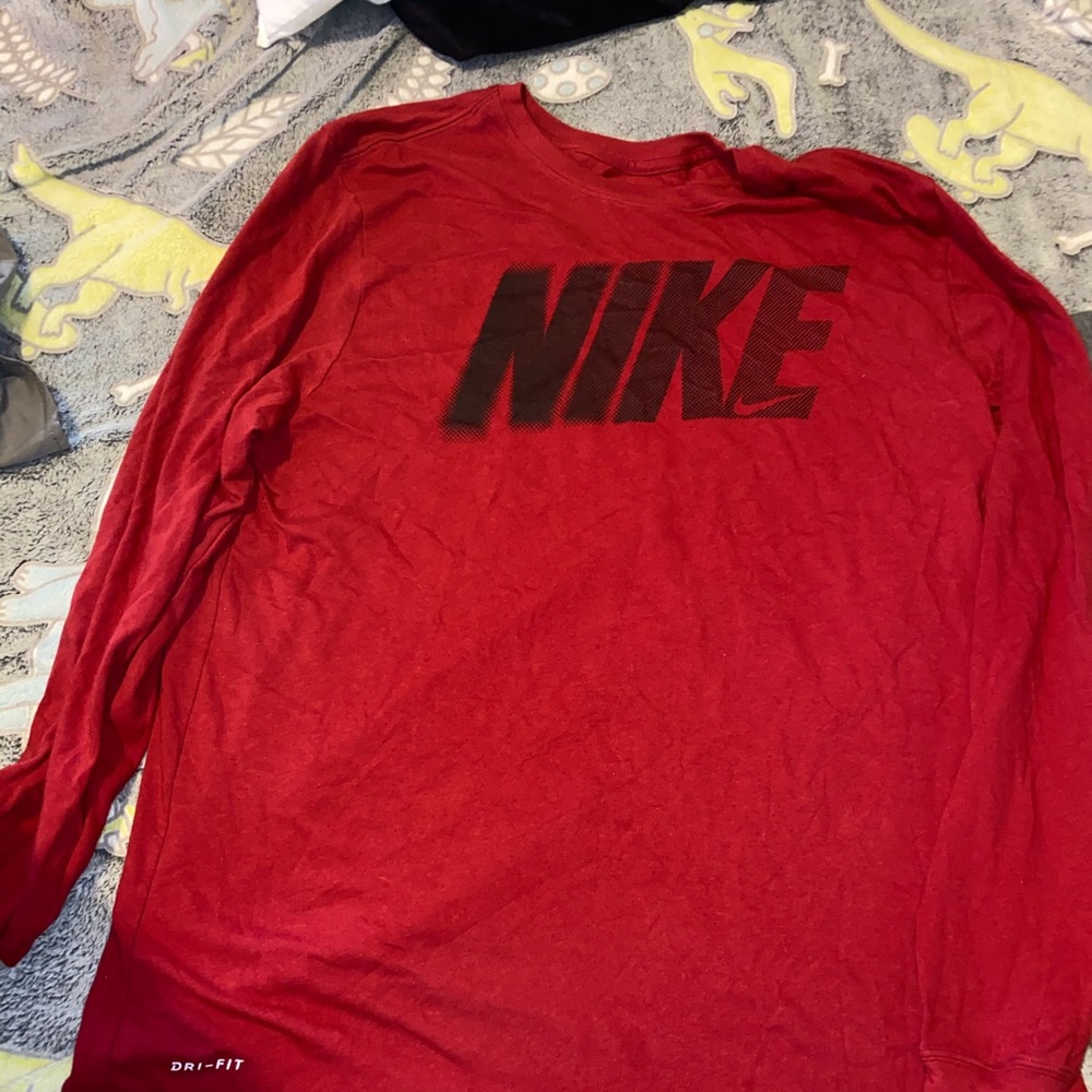 Nike top